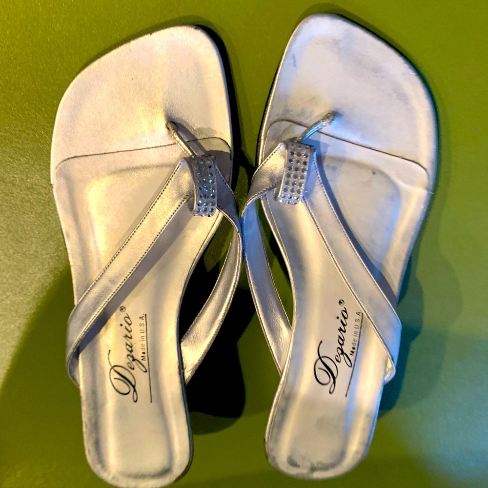 Dezario Slip On Sandals 8 Metallic Silver Rhinestones Low Block Heel Glam